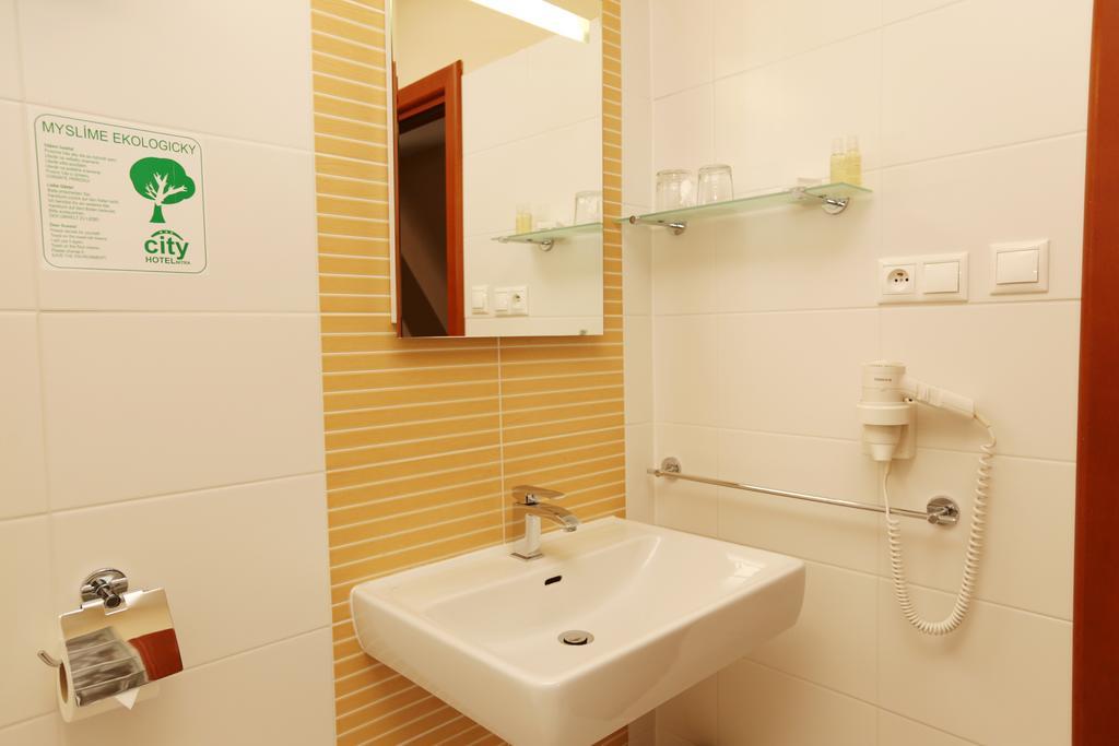 City Hotel Nitra With Free Parking Luaran gambar